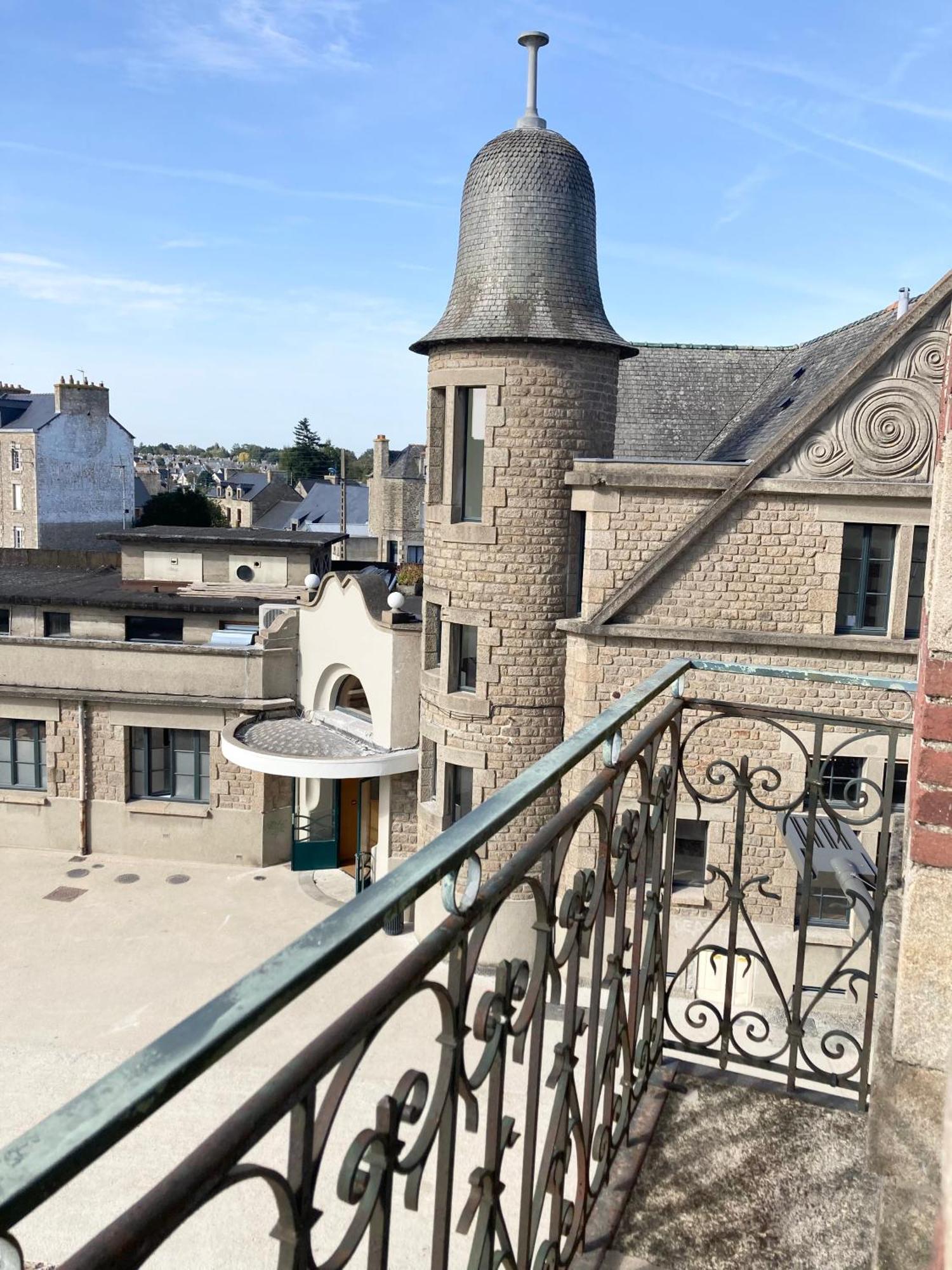 La Belle Consigne - Appartements Dinan Centre Gare Екстериор снимка