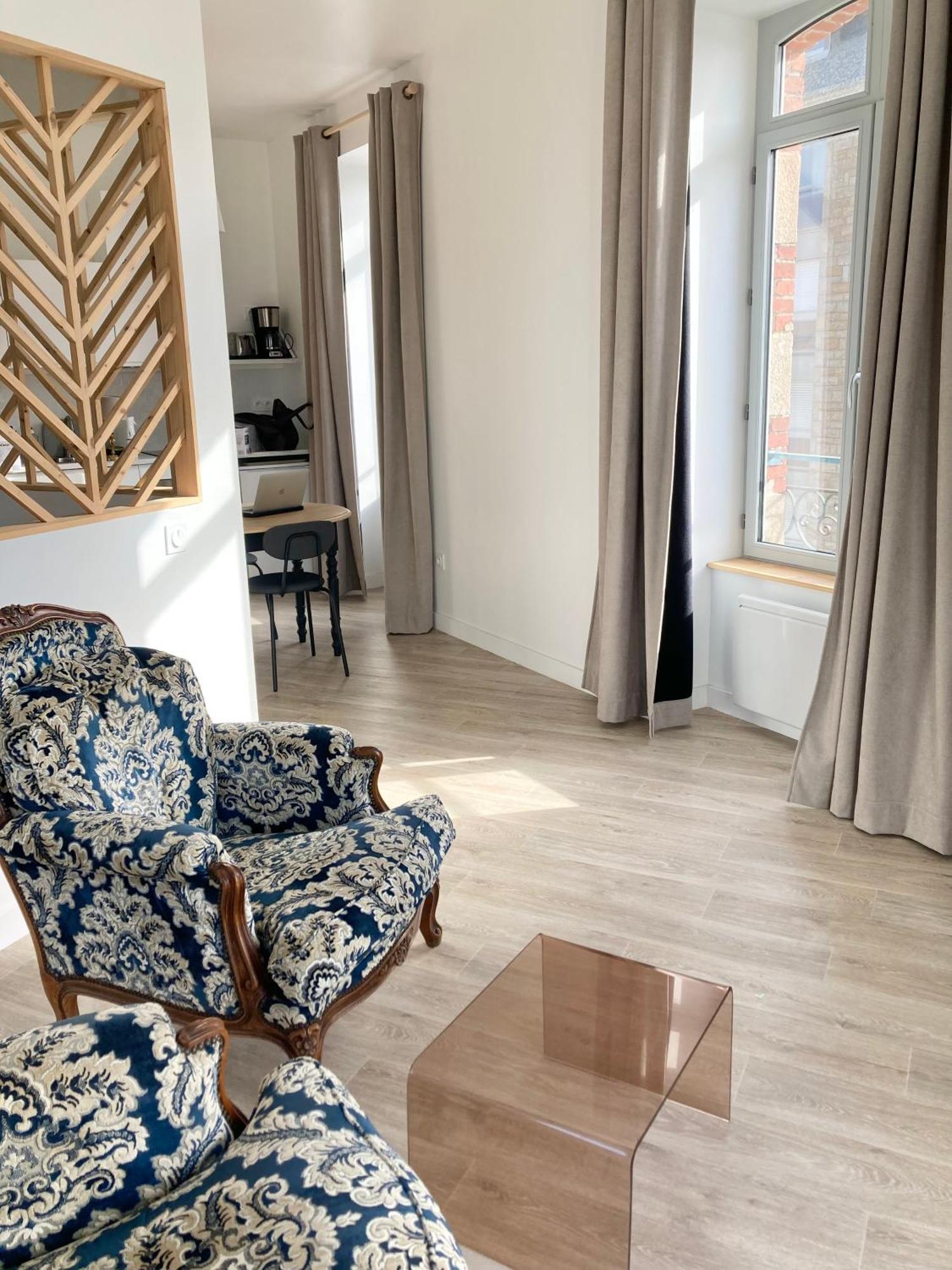 La Belle Consigne - Appartements Dinan Centre Gare Екстериор снимка